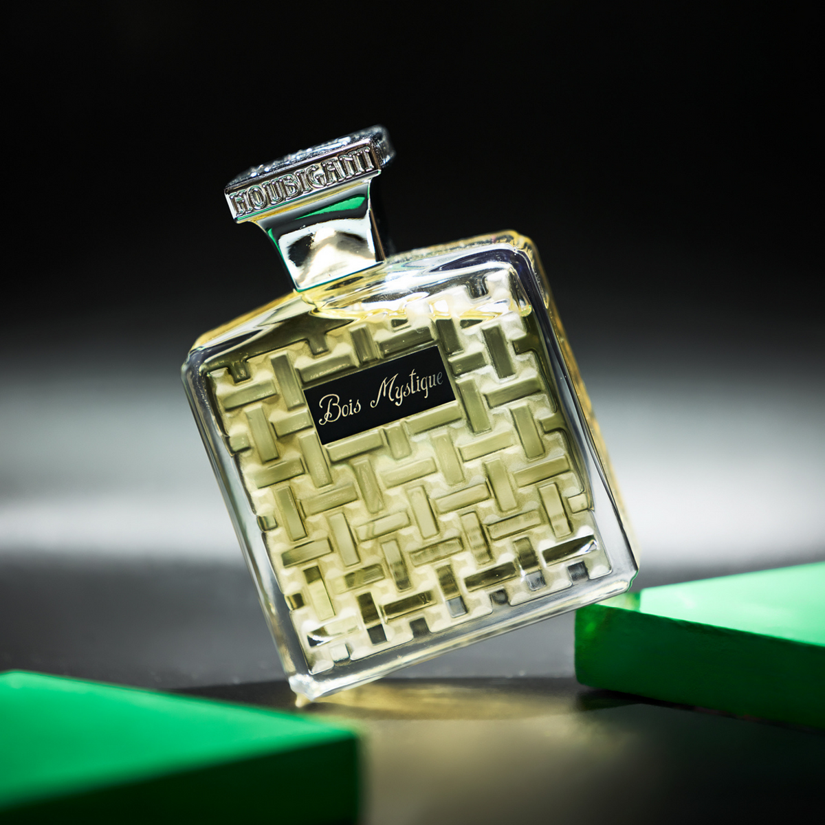 Bois Mystique woody perfume for men | Houbigant Paris